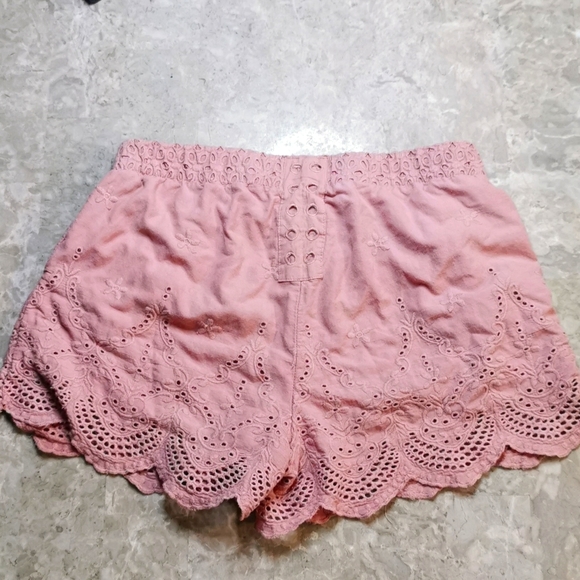 Ladies shorts - Picture 2 of 3